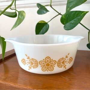Vintage Pyrex 472 1.5 pt - Golden Butterfly